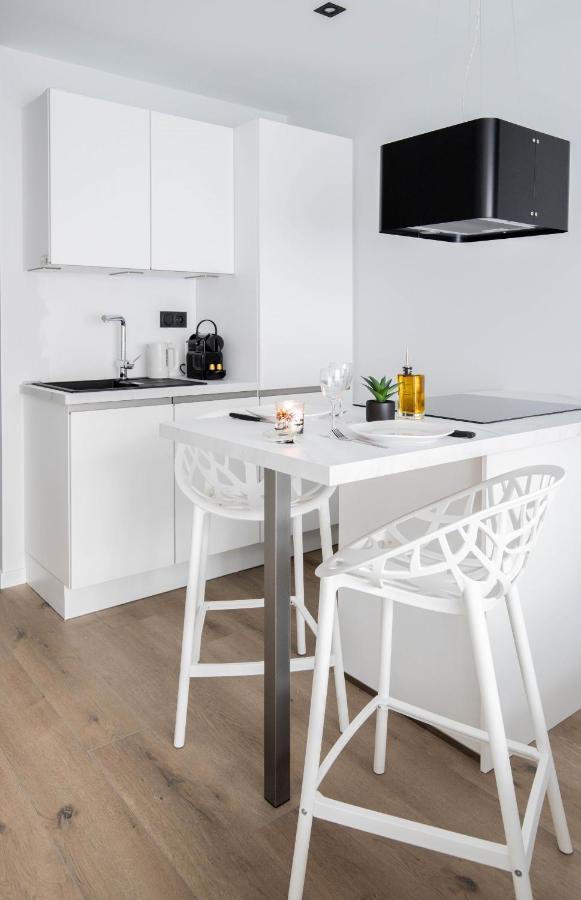 Bonita 6 Min Du Apartment *